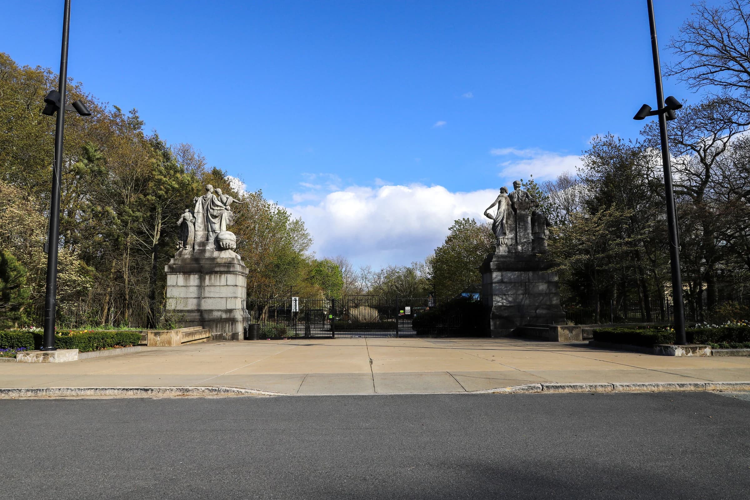Eastern Franklin Park: Zoo Entrance